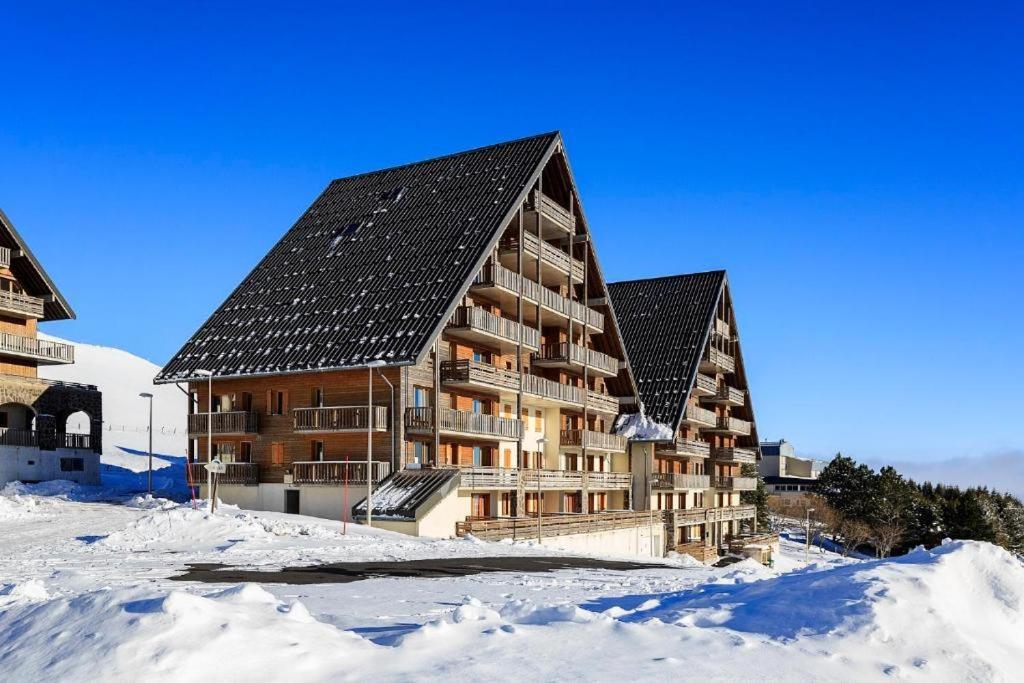Appartement 4 Personnes Avec Piscine, Wifi, Garage Besse-et-Saint-Anastaise Exterior foto
